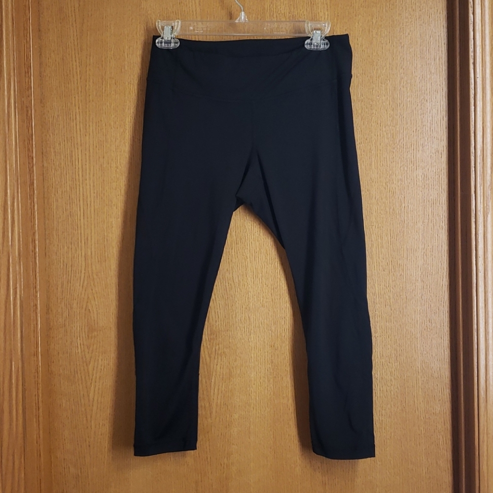 Like New Zella Black Crop Leggings sz M